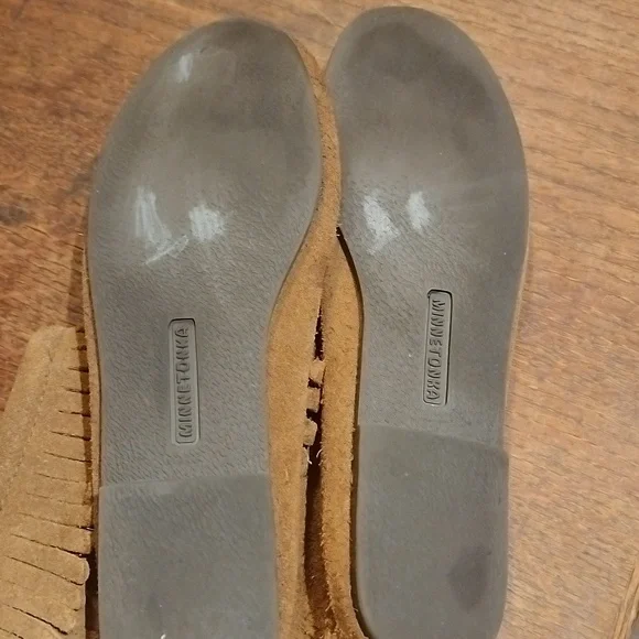 Minnetonka Moccasins Size 7.  316GW3 - Picture 4 of 7